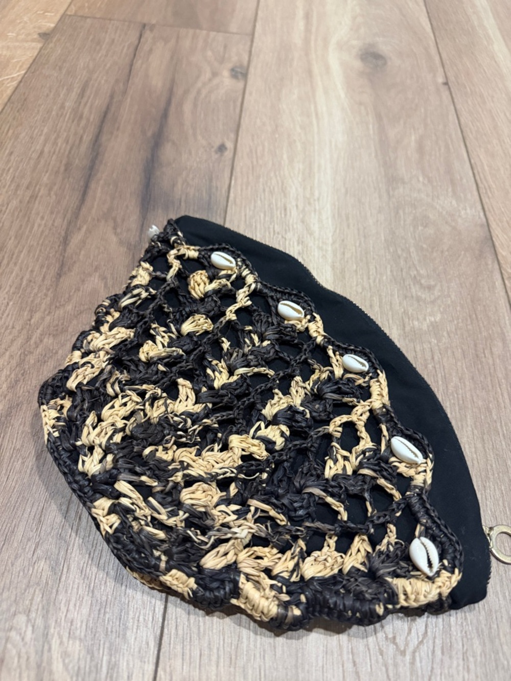 Black & Natural Woven Shell Key and Card Holder